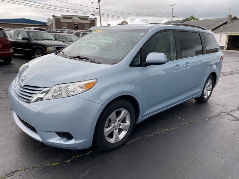 2017 Toyota Sienna for sale at Blue Bird Motors in Crossville TN
