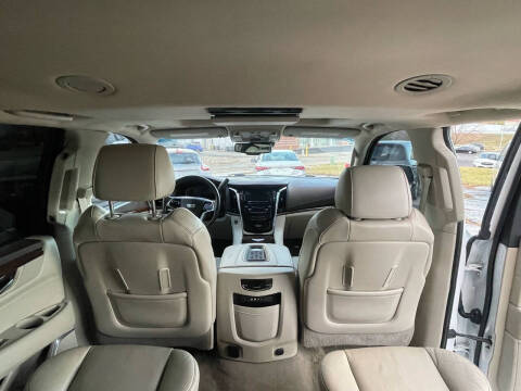 2016 Cadillac Escalade Luxury Collection