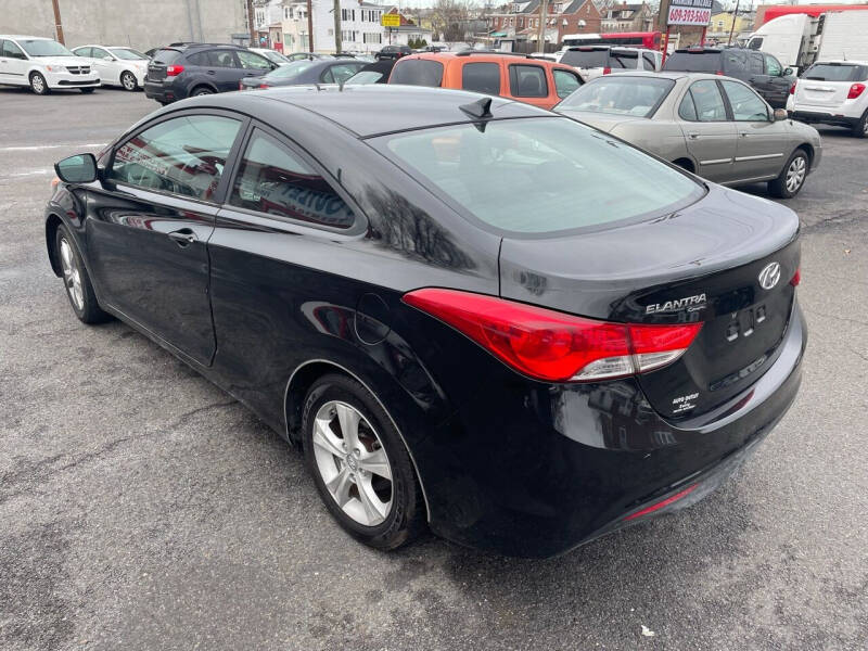 2013 Hyundai Elantra Coupe GS photo 24