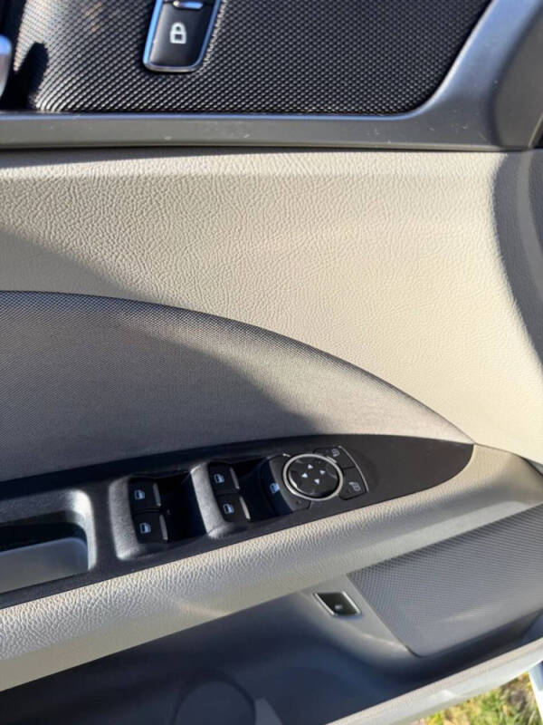 2019 Ford Fusion Hybrid SE