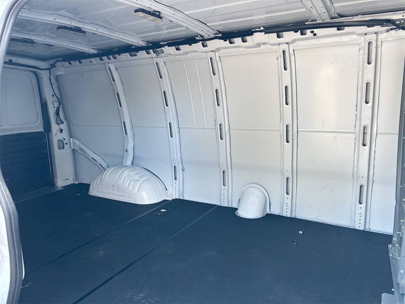 2024 Chevrolet Express 2500