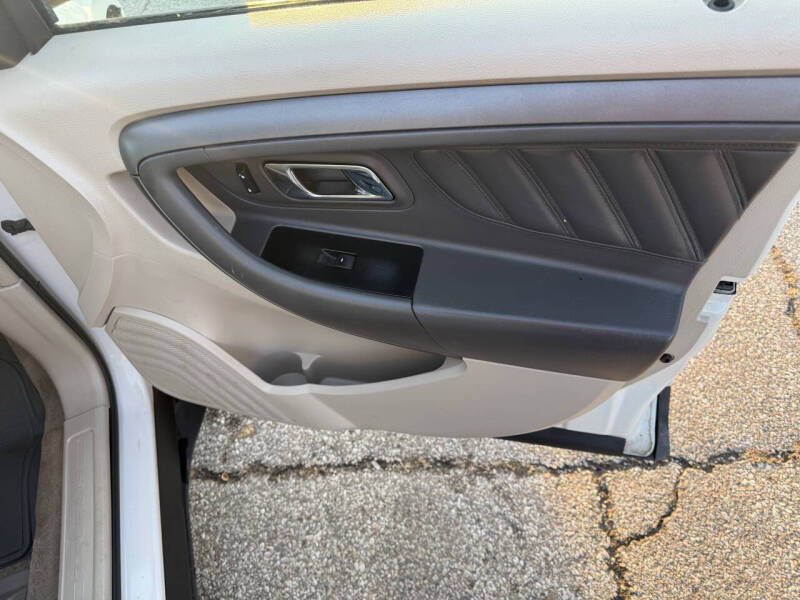 2011 Ford Taurus SEL