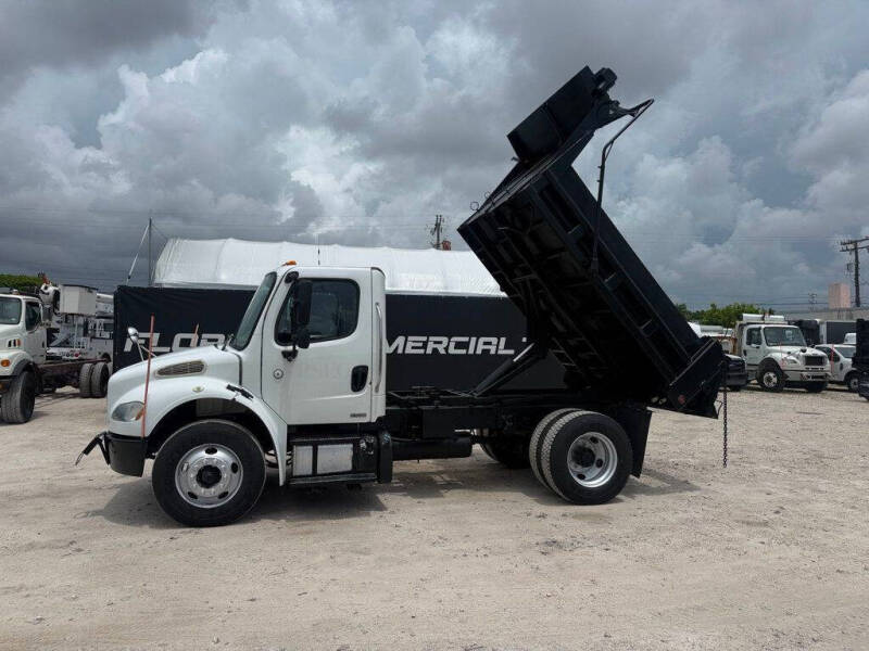 2011 Freightliner M2 106