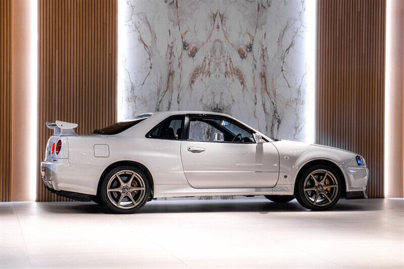 2000 Nissan GT-R