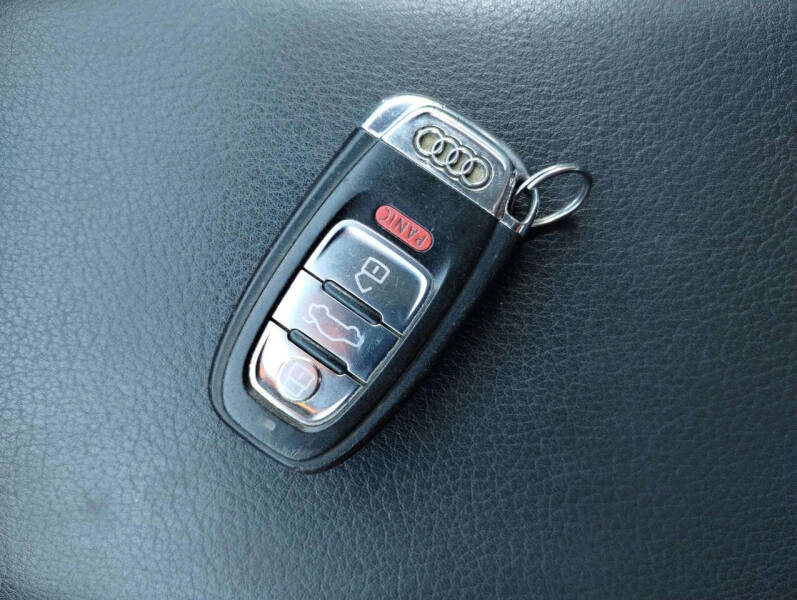 2010 Audi A4 2.0T quattro Premium