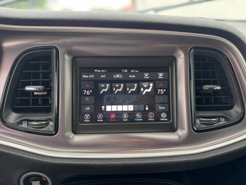 2021 Dodge Challenger SXT