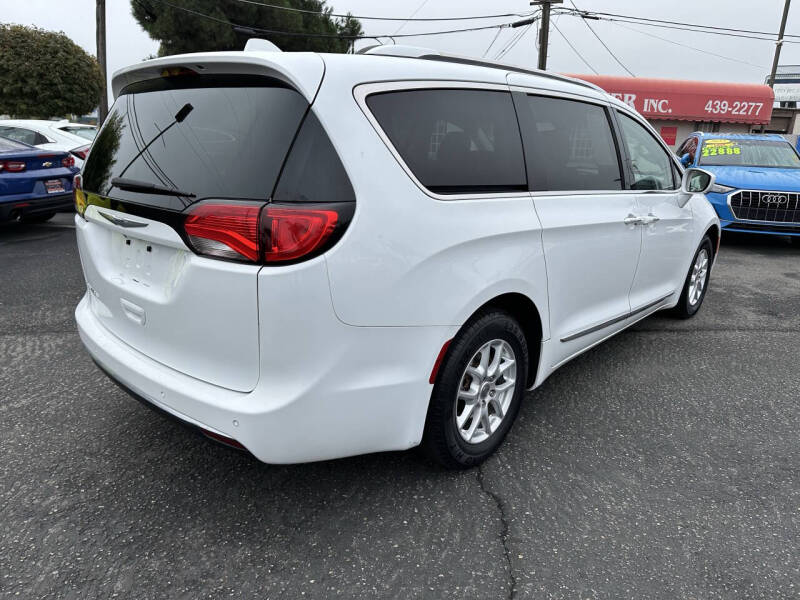 2020 Chrysler Pacifica Touring L