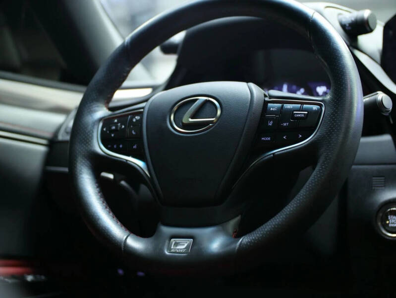 2024 Lexus ES 350 F SPORT Handling