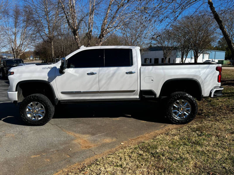 2024 Chevrolet Silverado 2500HD High Country photo 5