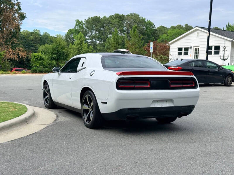 2017 Dodge Challenger SXT