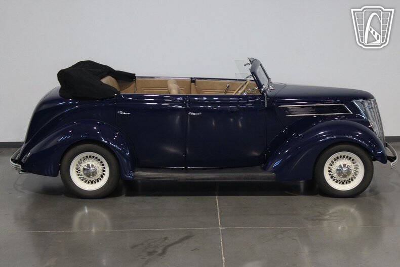 1937 Ford Phaeton