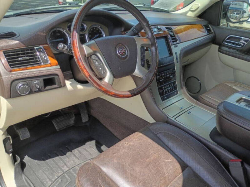 2011 Cadillac Escalade ESV Platinum Edition