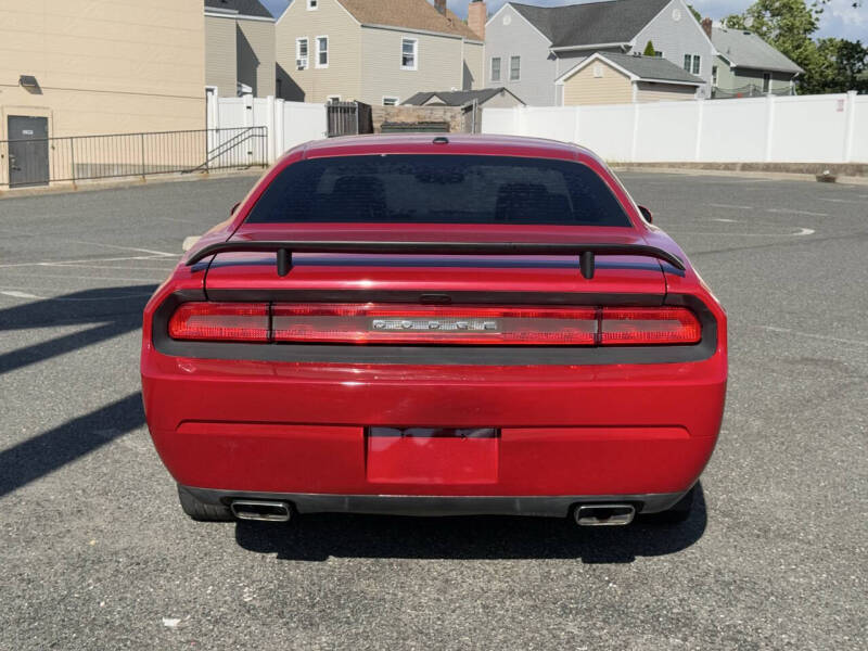 2012 Dodge Challenger SXT