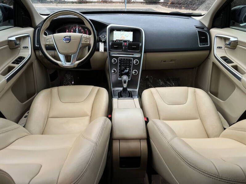 2016 Volvo XC60 T5 Drive-E Premier