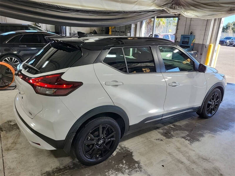 2022 Nissan Kicks SR