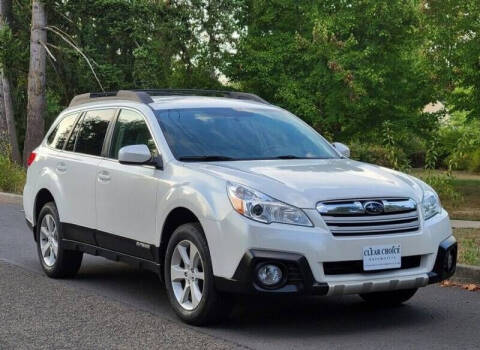 2013 Subaru Outback for sale at CLEAR CHOICE AUTOMOTIVE in Milwaukie OR