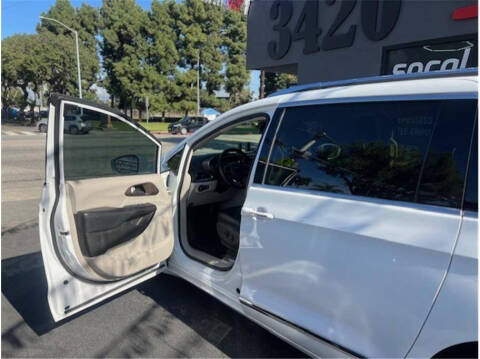 2017 Chrysler Pacifica Touring-L Plus