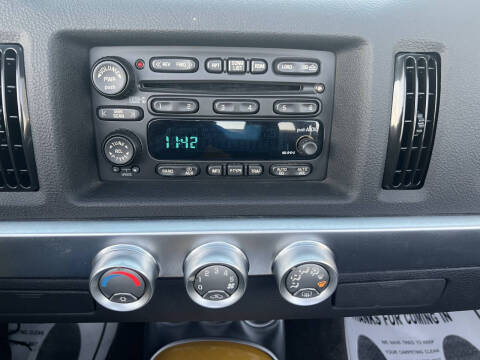 2004 Chevrolet SSR LS