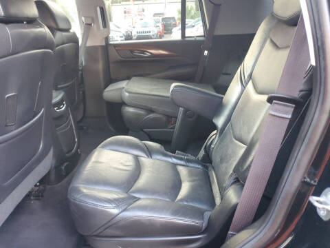 2017 Cadillac Escalade Standard