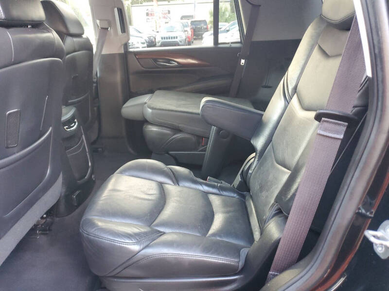 2017 Cadillac Escalade Standard