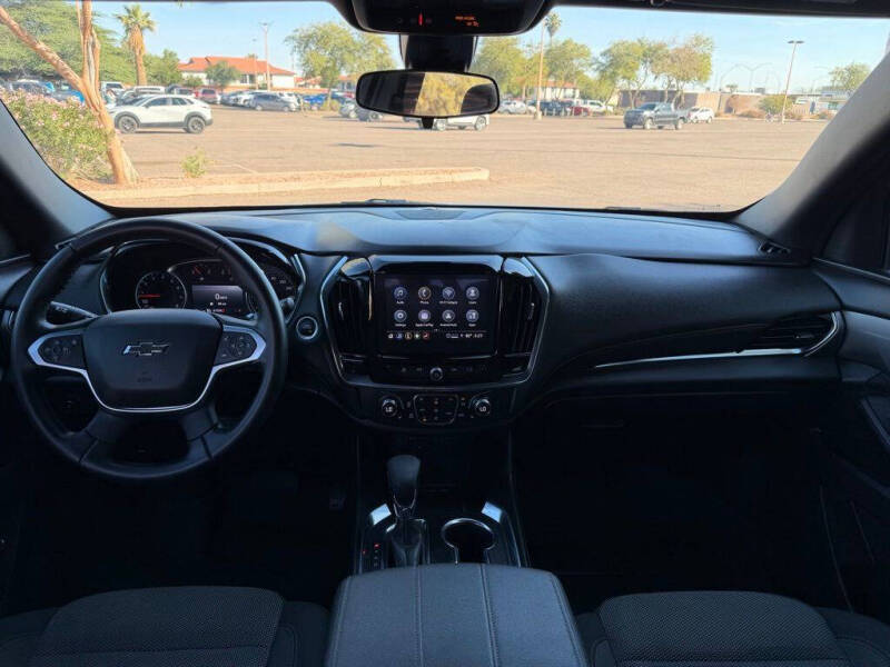 2023 Chevrolet Traverse LT Cloth