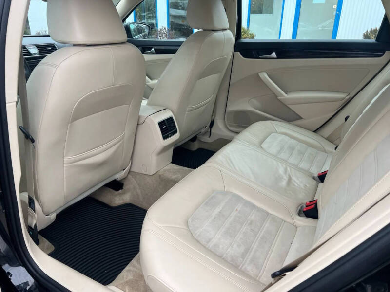 2015 Volkswagen Passat 1.8T SEL Premium