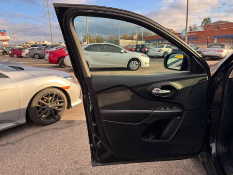 2016 Jeep Cherokee Sport