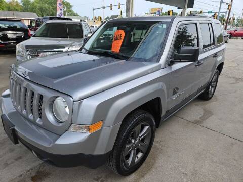 2017 Jeep Patriot for sale at SpringField Select Autos in Springfield IL