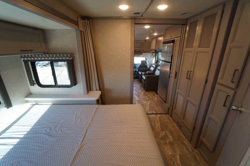 2023 Thor Motor Coach Quantum