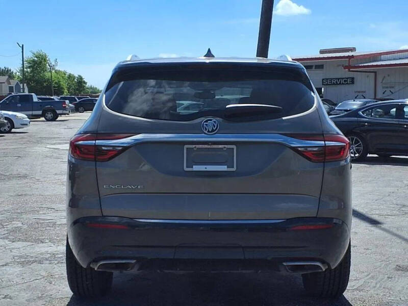 2020 Buick Enclave Essence