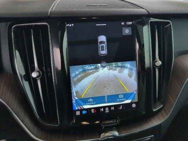 2022 Volvo XC60 B5 Momentum