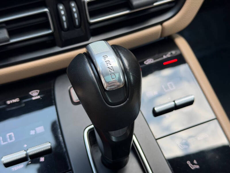 2023 Porsche Macan