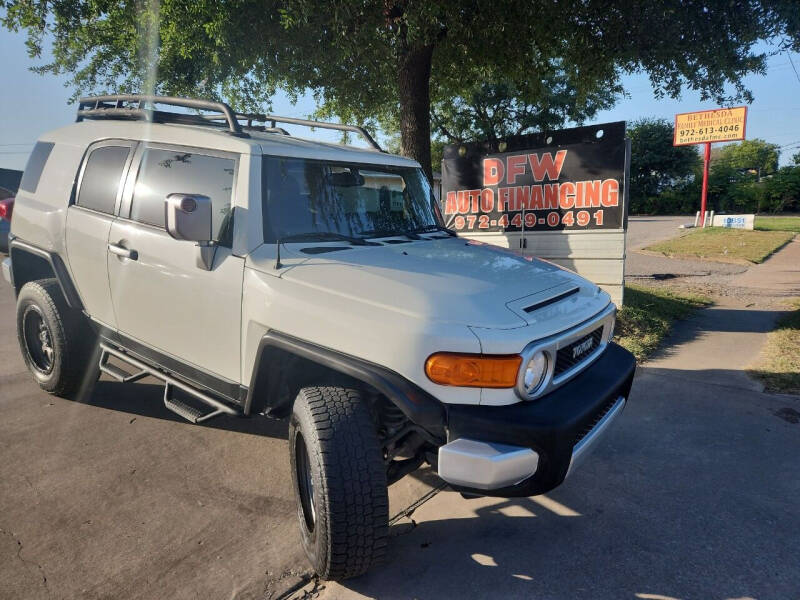 2014 Toyota FJ Cruiser Base's photo