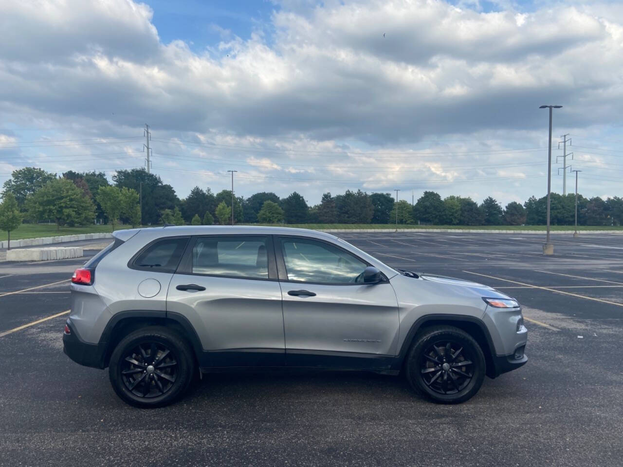 2016 Jeep Cherokee for sale at ZAKS AUTO INC in Detroit, MI