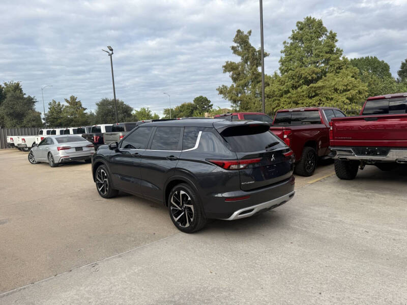 2024 Mitsubishi Outlander SE