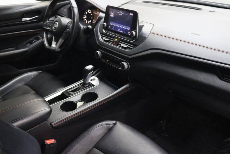 2022 Nissan Altima 2.5 SR