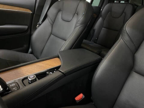 2025 Volvo XC90 B6 Plus Bright Theme 7P