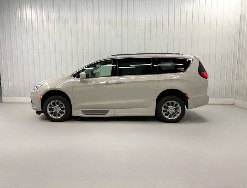 2021 Chrysler Pacifica Touring L