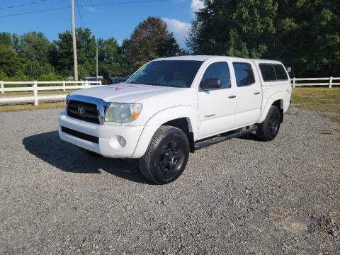 2005 Toyota Tacoma for sale at Tennessee Valley Wholesale Autos LLC in Huntsville AL