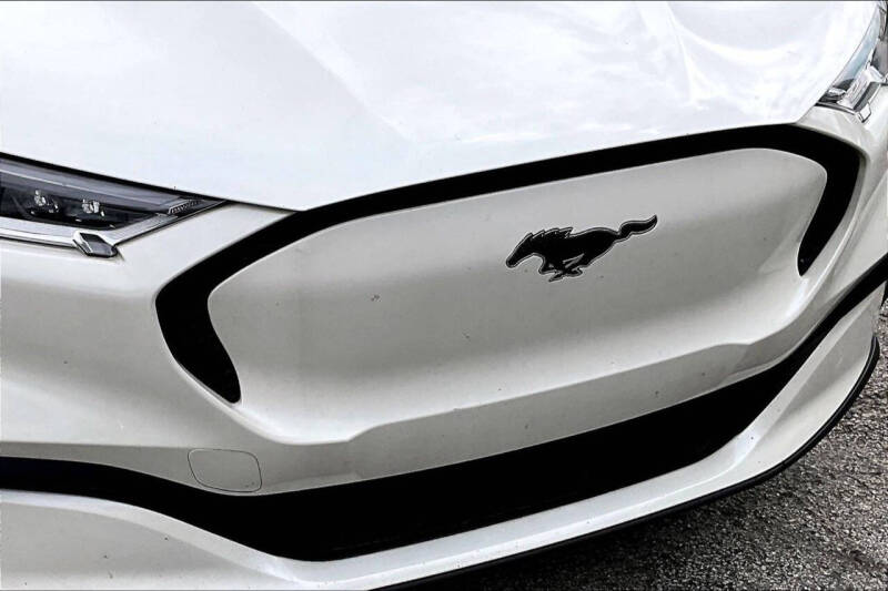 2022 Ford Mustang Mach-E Select