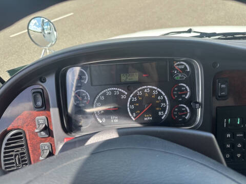 2015 Freightliner M2 106