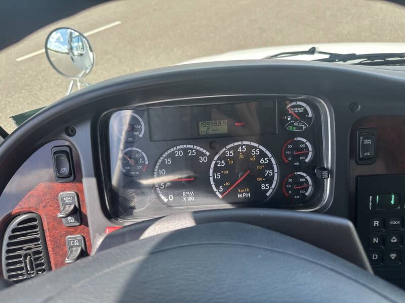 2015 Freightliner M2 106