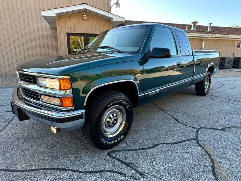 1996 Chevrolet C/K 2500 Series for sale at VILLAGE AUTO MART LLC in Portage IN