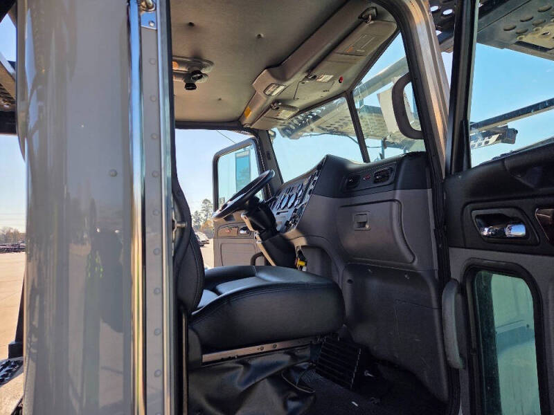 2020 Peterbilt 365