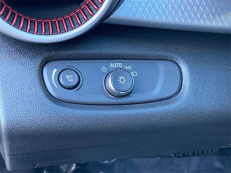 2025 Chevrolet Trax RS