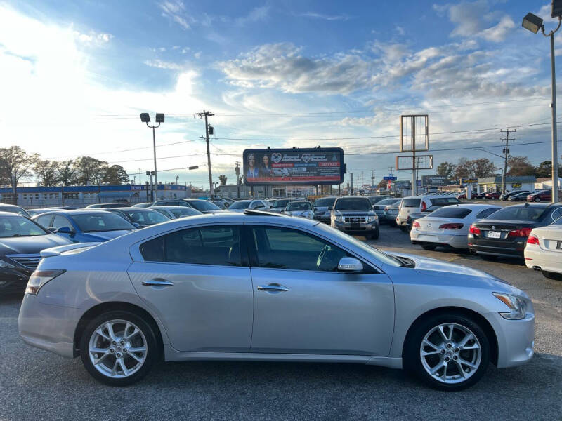 2014 Nissan Maxima SV photo 4