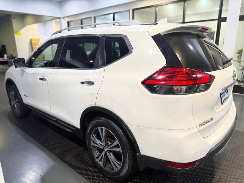 2017 Nissan Rogue Hybrid