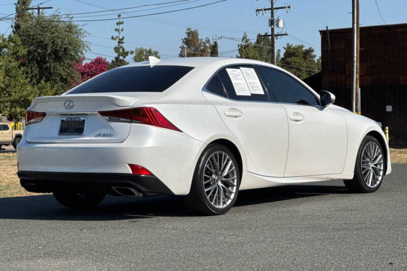 2017 Lexus IS 200t
