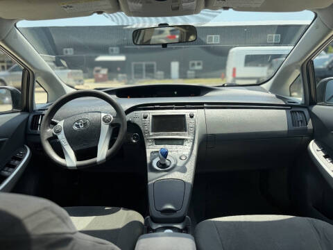 2010 Toyota Prius III