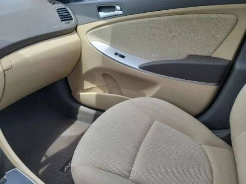 2012 Hyundai Accent GLS